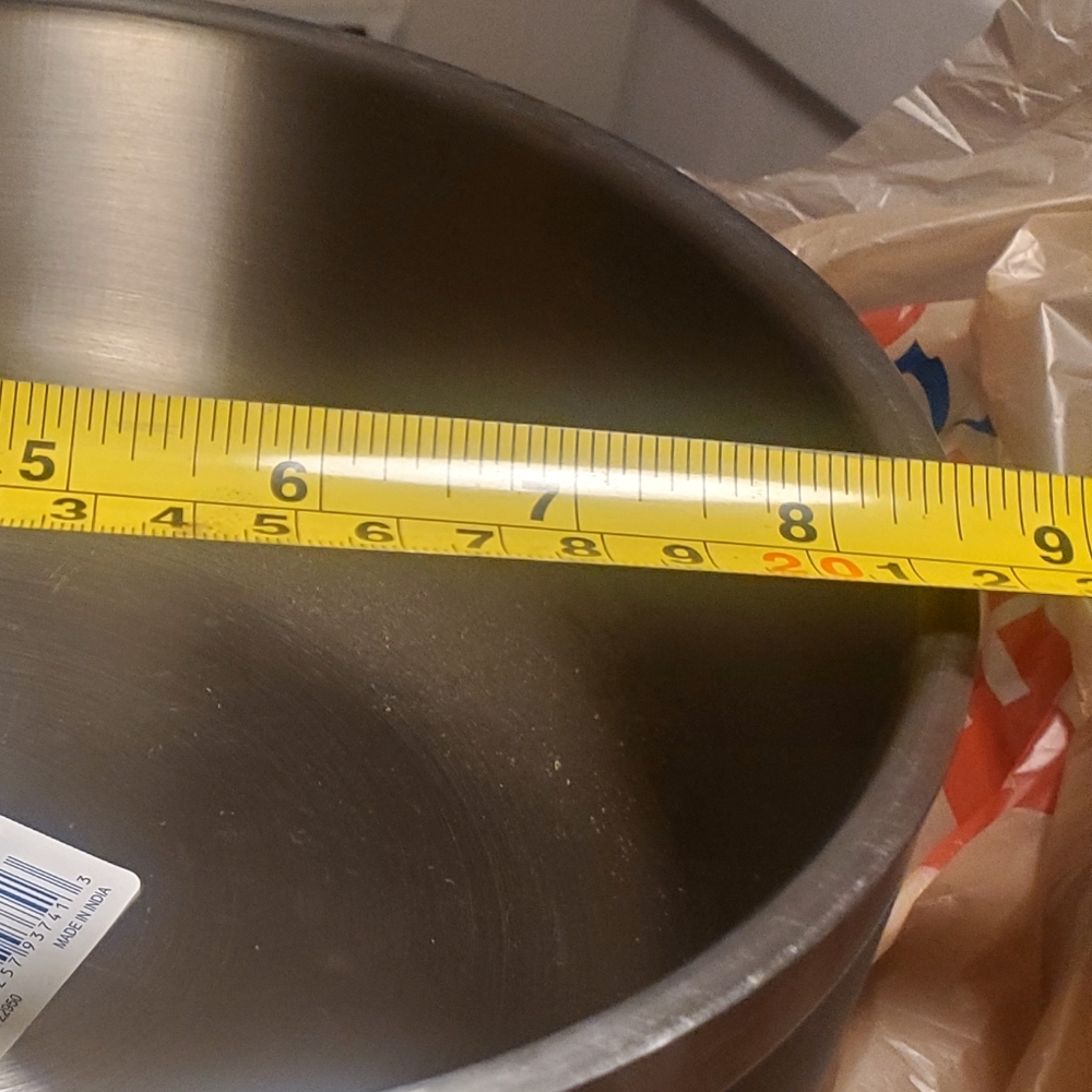 Insulated dog food bowl